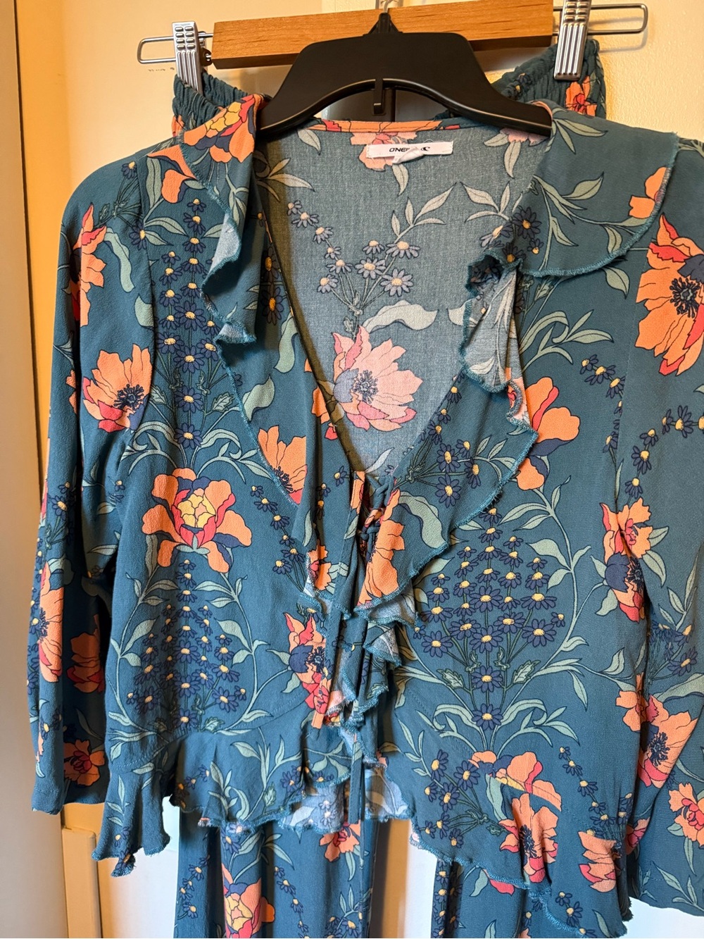Matching set teal floral ruffle-front V-neck blouse oneill